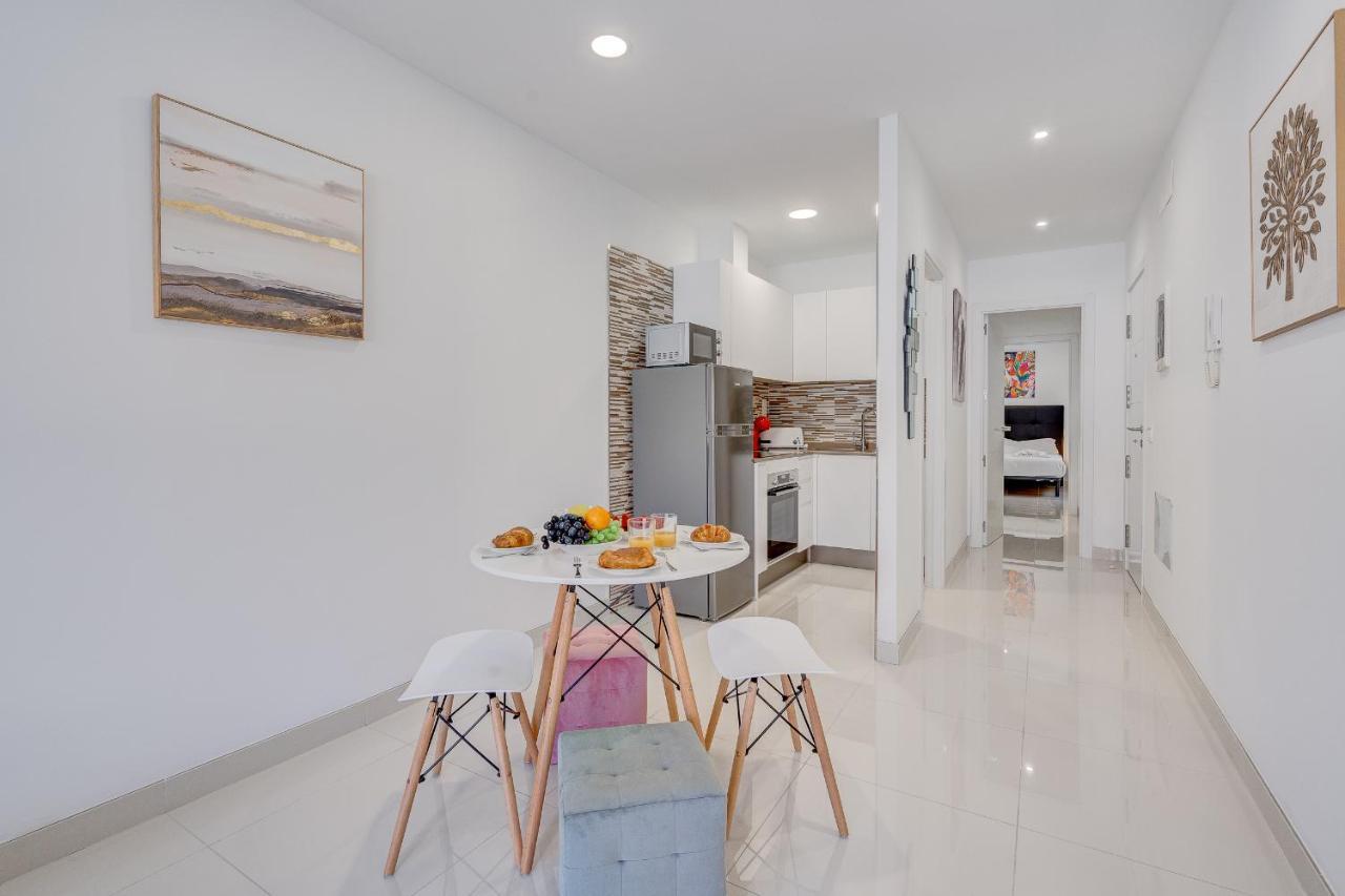 Coastal Escape Apartment Плая де Сан Хуан Екстериор снимка