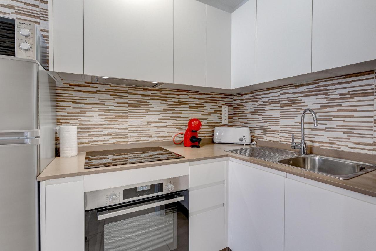 Coastal Escape Apartment Плая де Сан Хуан Екстериор снимка